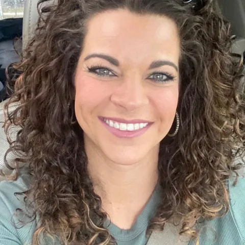 Ashley Ragland, hair stylist at Davis White Salon in Gulf Shores